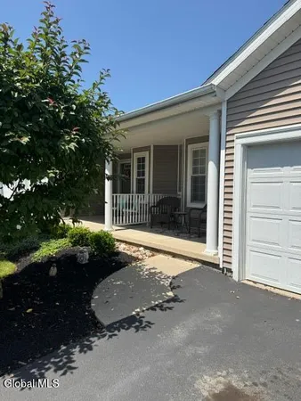 $2,800 | 15 Patroon Pointe Drive, Rensselaer, NY 12144