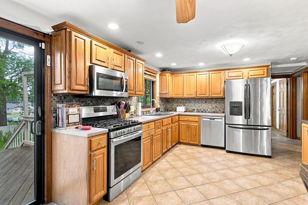 68 Feltham Road Springfield, MA 01118 - Photo 15 of 42 Gallery Image 15