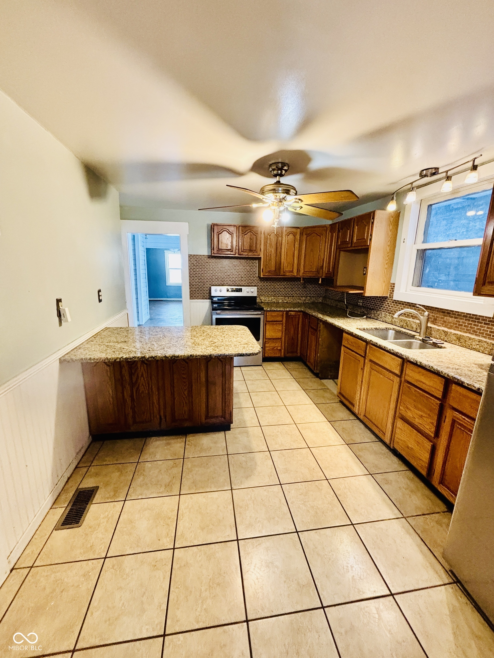 918 2nd Street Covington, IN 47932 - Photo 11 of 49