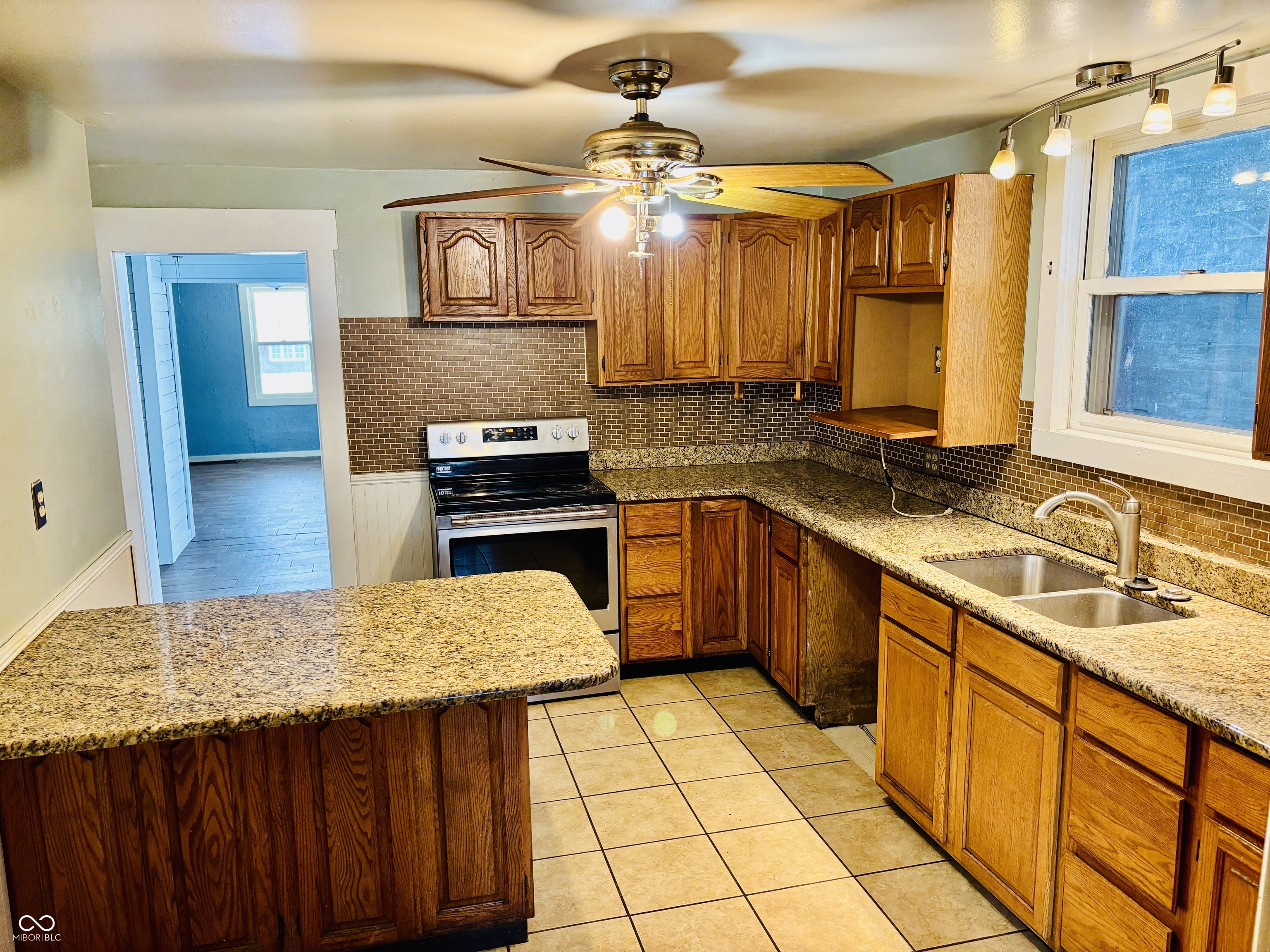 918 2nd Street Covington, IN 47932 - Photo 12 of 49