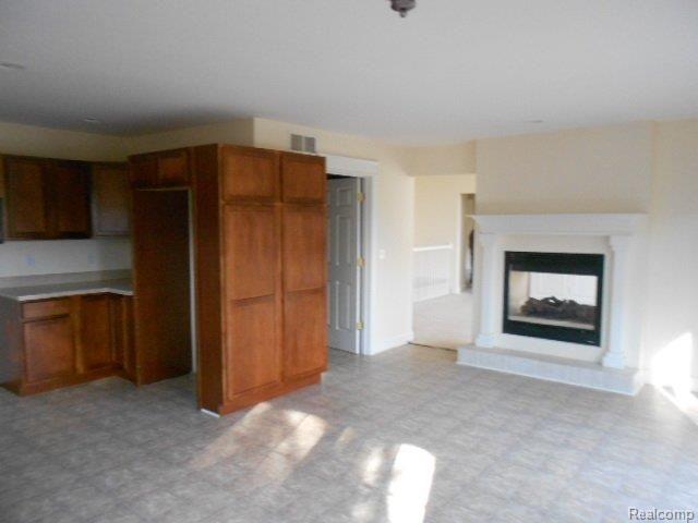 1720 North Gregory Road Fowlerville, MI 48836 - Photo 7 of 11 DSCN9045.JPG