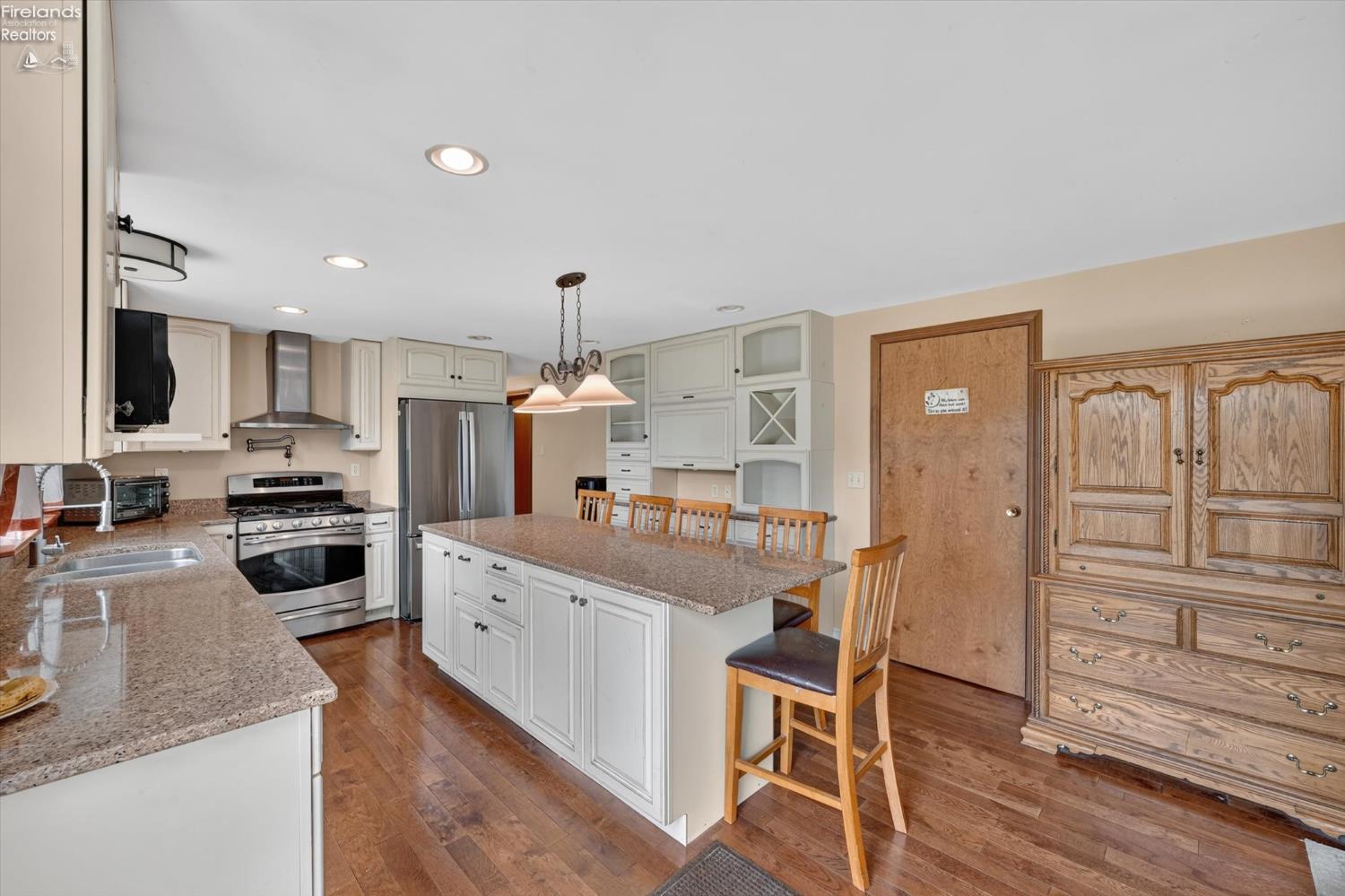 1210 Put-In-Bay Road Put In Bay, OH 43456 - Photo 13 of 33 Gallery Image 13