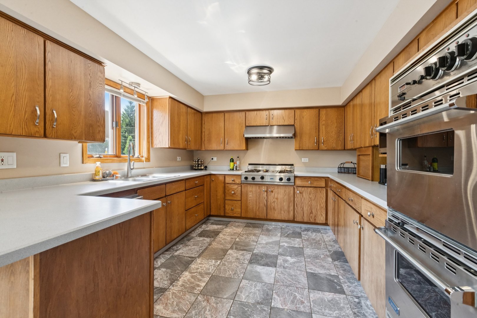 715 Fuller Road Gurnee, IL 60031 - Photo 17 of 67 Gallery Image 17