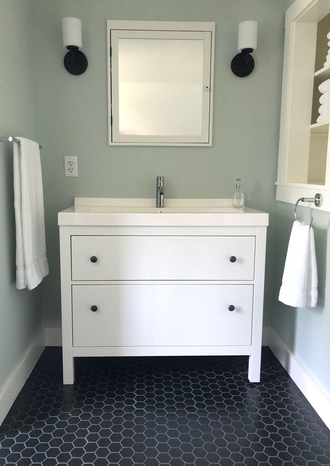 180 Main Street Cumberland Center, ME 04021 - Photo 43 of 55 upbathvanity2i