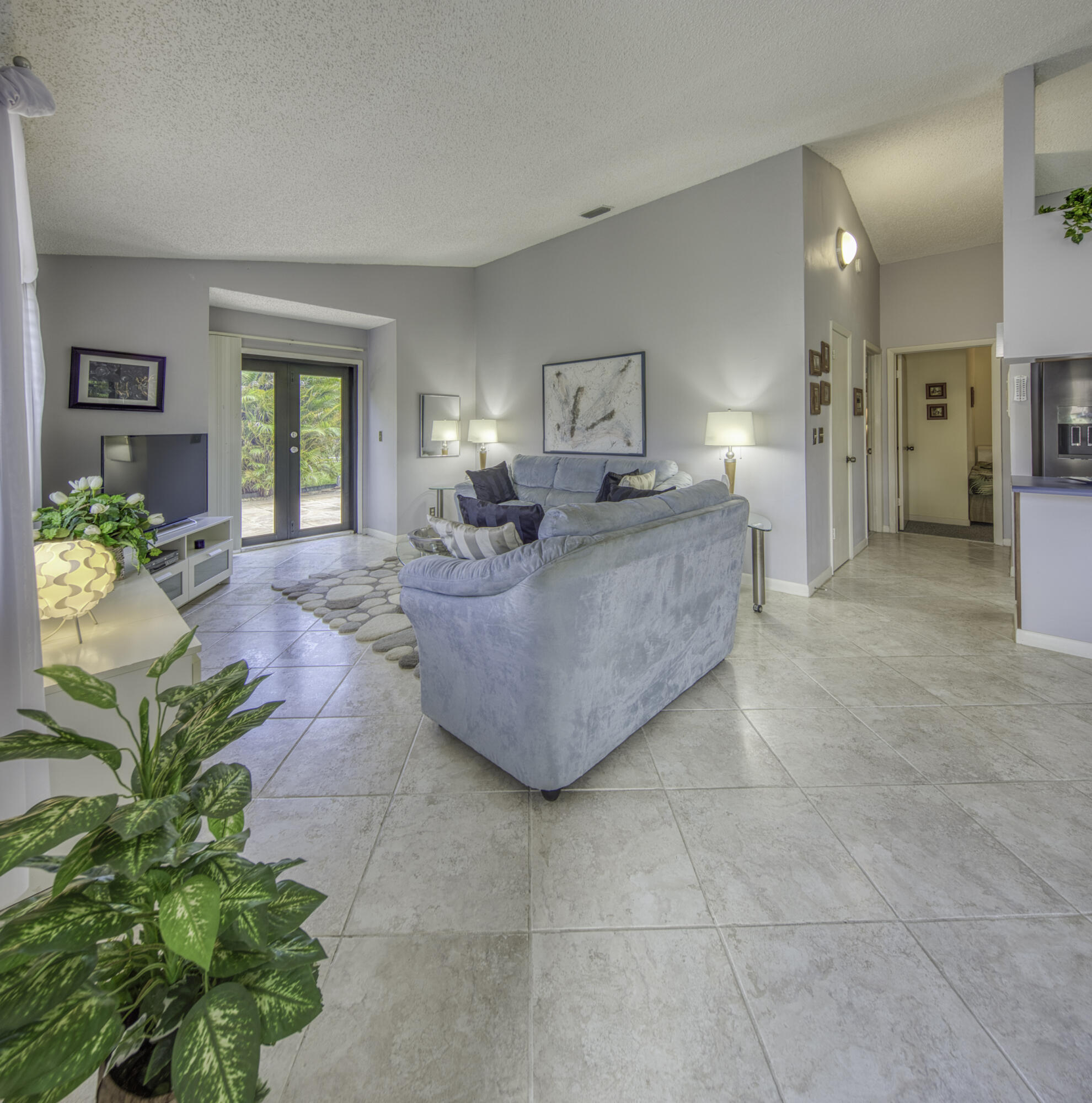 815 Andrew Redding Road, Unit 201 Lantana, FL 33462 - Photo 3 of 32 4R7A2329_hdr_panorama