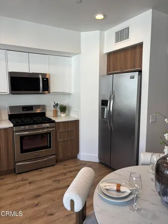 $919,000 | 239 South Marengo Avenue, Unit 201, Pasadena, CA 91101