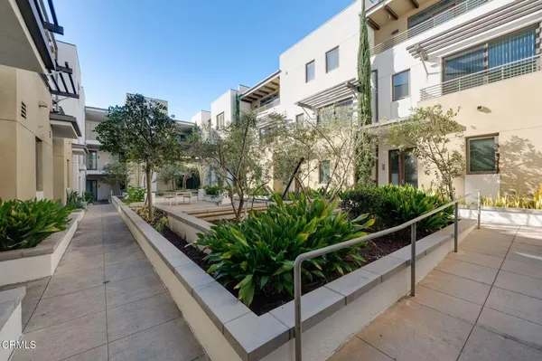 $919,000 | 239 South Marengo Avenue, Unit 201, Pasadena, CA 91101