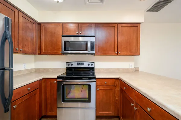 $159,000 | 655 Riverside Drive, Unit 606A, Memphis, TN 38103