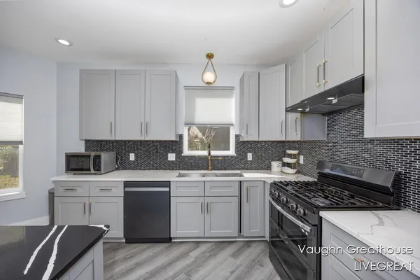 $525,000 | 2905 Woodside Avenue Southeast, Grand Rapids, MI 49508