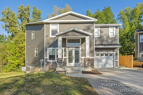 $525,000 | 2905 Woodside Avenue Southeast, Grand Rapids, MI 49508