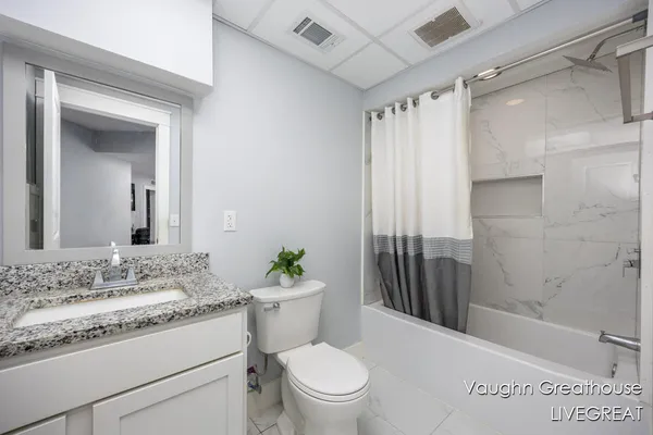 $525,000 | 2905 Woodside Avenue Southeast, Grand Rapids, MI 49508