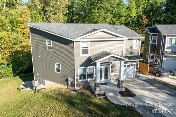 $525,000 | 2905 Woodside Avenue Southeast, Grand Rapids, MI 49508