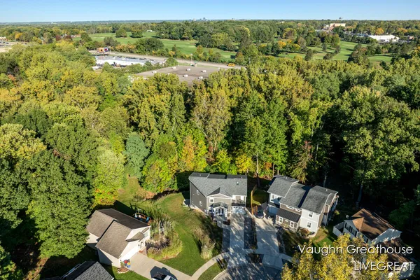 $525,000 | 2905 Woodside Avenue Southeast, Grand Rapids, MI 49508