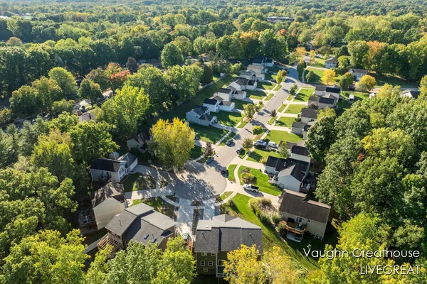 $525,000 | 2905 Woodside Avenue Southeast, Grand Rapids, MI 49508