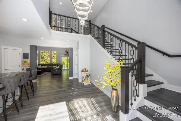 $525,000 | 2905 Woodside Avenue Southeast, Grand Rapids, MI 49508