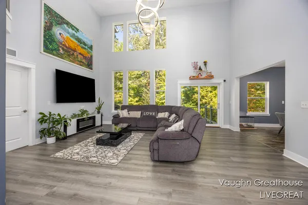 $525,000 | 2905 Woodside Avenue Southeast, Grand Rapids, MI 49508