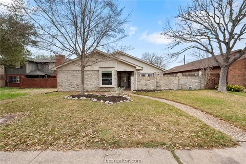 $355,000 | 2907 Broadmoor Drive, Bryan, TX 77802
