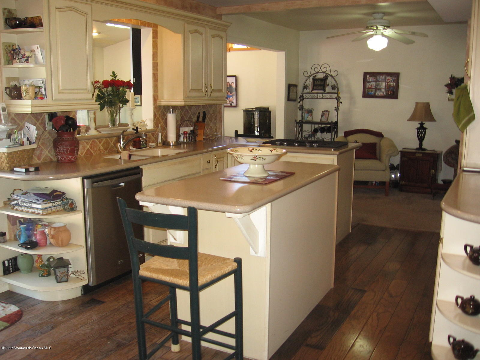 18 Lancelot Road Manalapan, NJ 07726 - Photo 11 of 32 IMG_2166