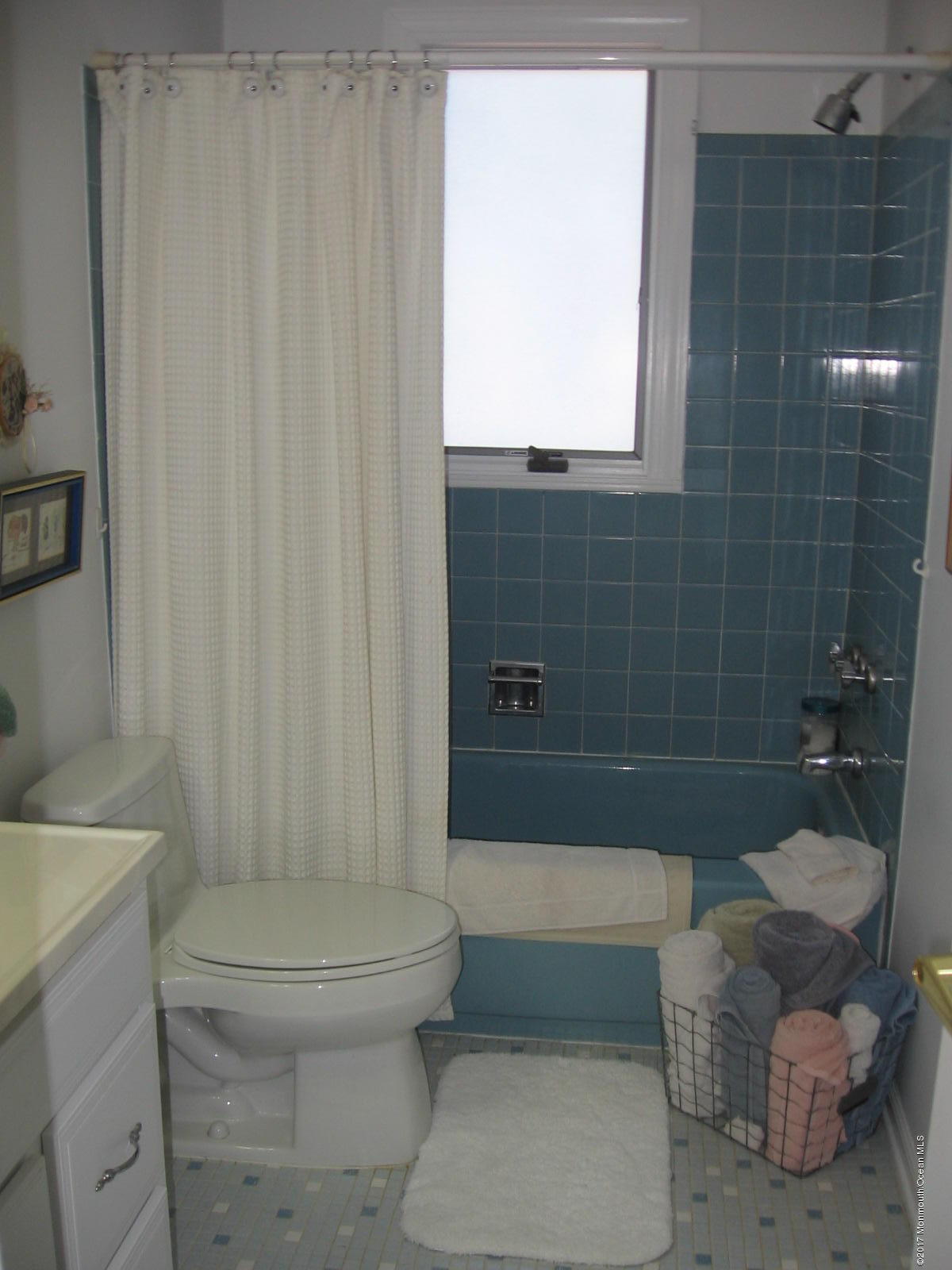 18 Lancelot Road Manalapan, NJ 07726 - Photo 25 of 32 IMG_2133