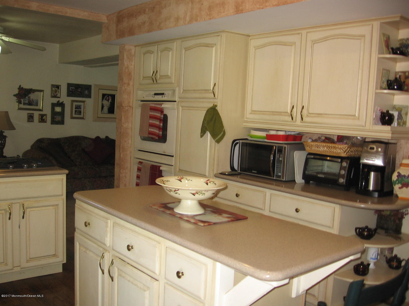 18 Lancelot Road Manalapan, NJ 07726 - Photo 10 of 32 IMG_2165