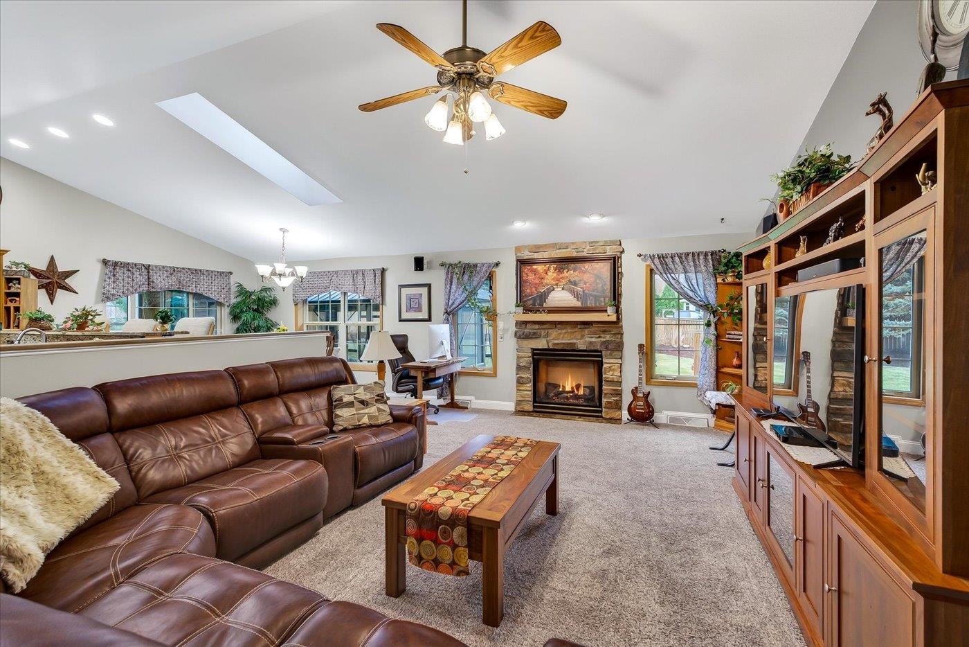 3215 Conservancy Estates Lane Sun Prairie, WI 53590 - Photo 13 of 73