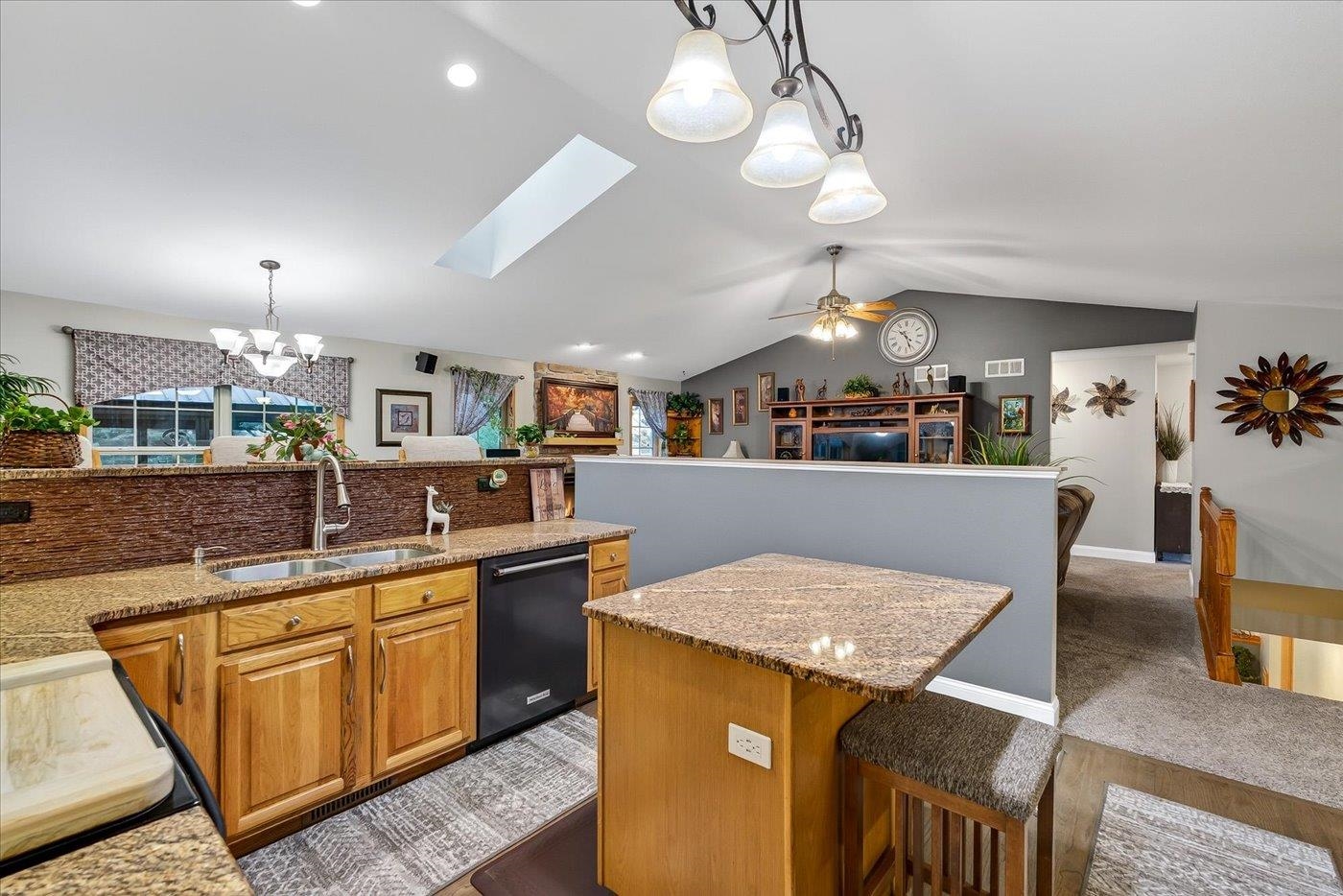 3215 Conservancy Estates Lane Sun Prairie, WI 53590 - Photo 20 of 73