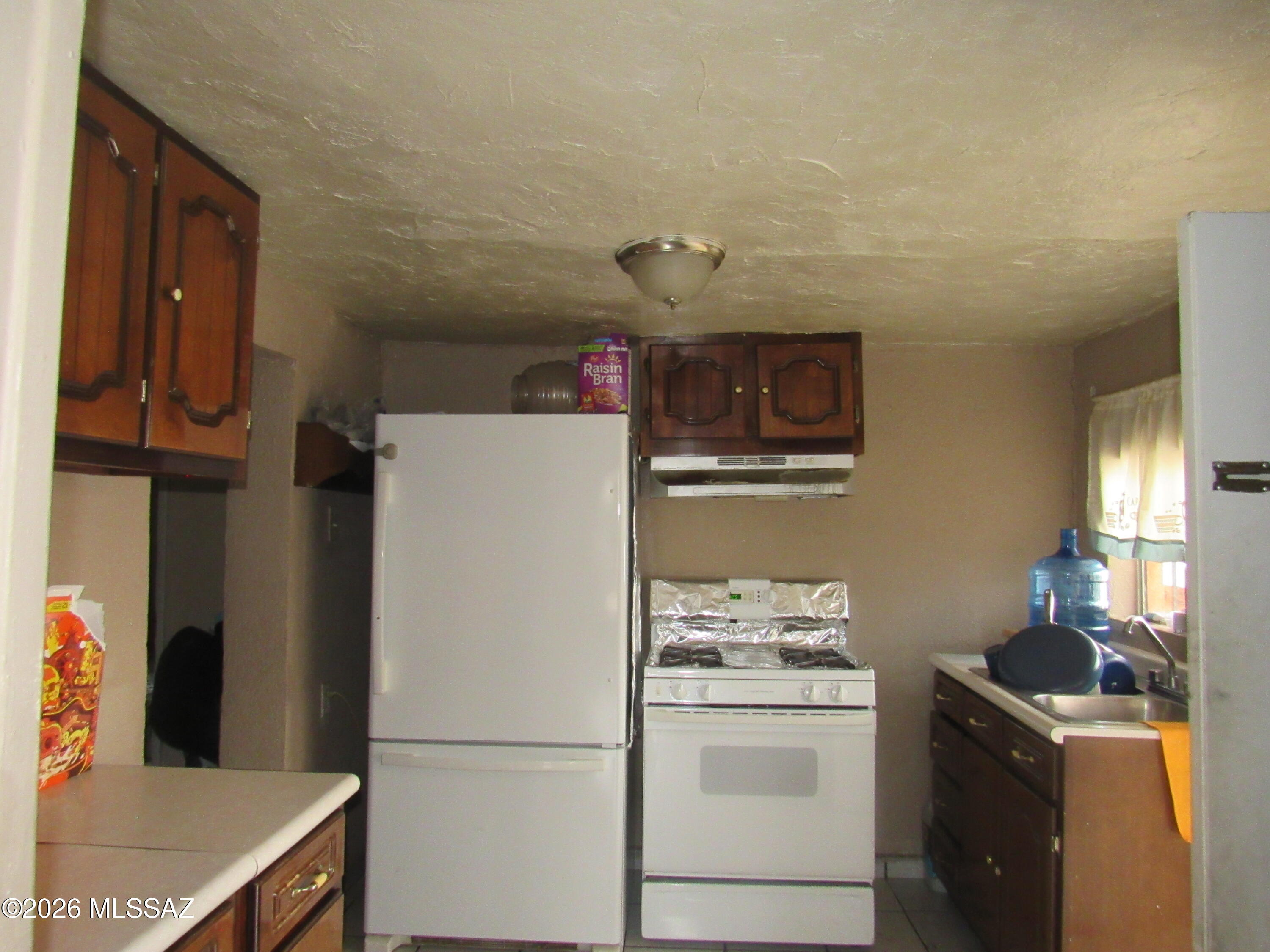 266 West Elm Street Nogales, AZ 85621 - Photo 22 of 25 Apt Kitchen