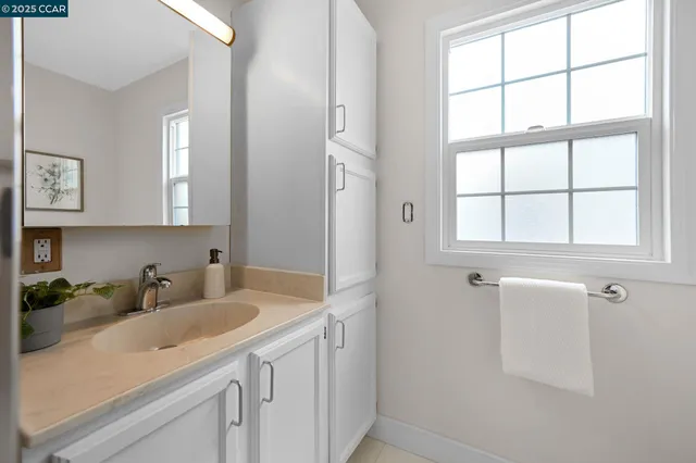 $928,000 | 16063 Berkshire Drive, Castro Valley, CA 94578