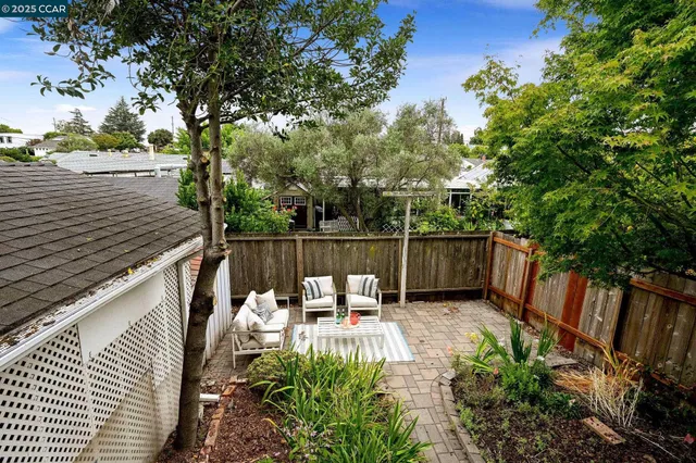 $928,000 | 16063 Berkshire Drive, Castro Valley, CA 94578