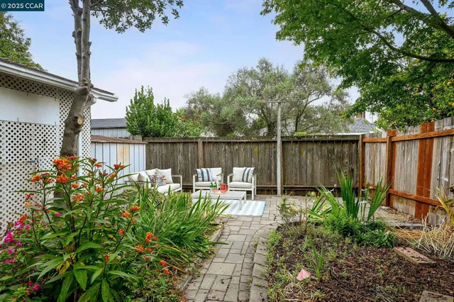 $928,000 | 16063 Berkshire Drive, Castro Valley, CA 94578