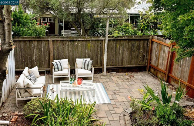 $928,000 | 16063 Berkshire Drive, Castro Valley, CA 94578