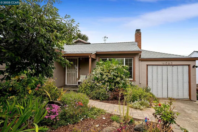 $928,000 | 16063 Berkshire Drive, Castro Valley, CA 94578