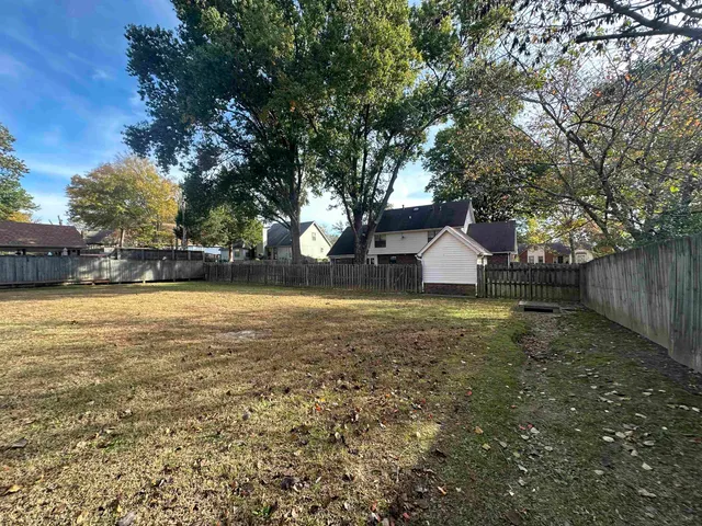 $1,850 | 2714 Gerald Ford Drive West, Memphis, TN 38016