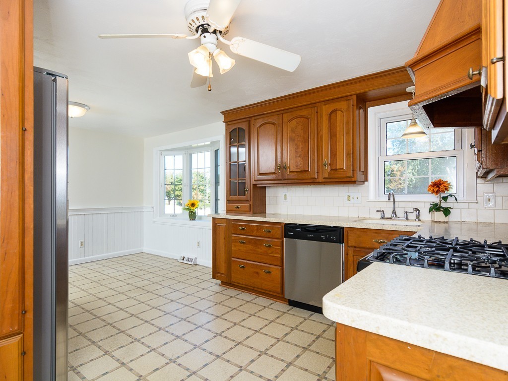 2 Westport Road Worcester, MA 01605 - Photo 5 of 30 Gallery Image 5