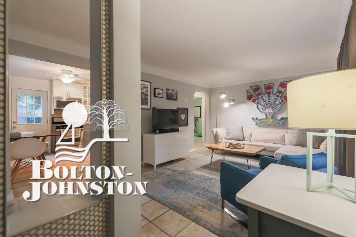 20735 Marter Road Grosse Pointe, MI 48236 - Photo 3 of 30 50055988-2.JPG