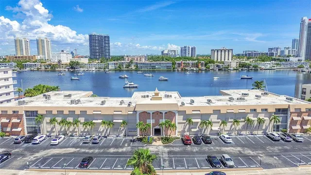 a view of a water fountain in front of building