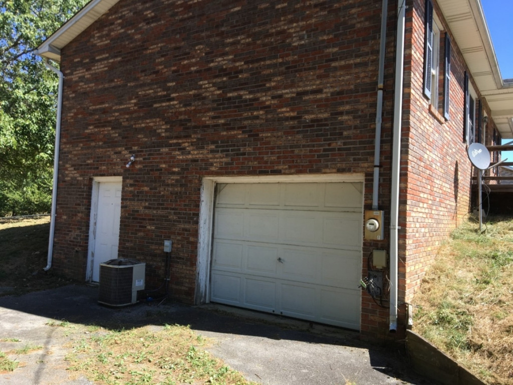 525 Berry Ridge Road Jonesborough, TN 37659 - Photo 3 of 10 Photo 3