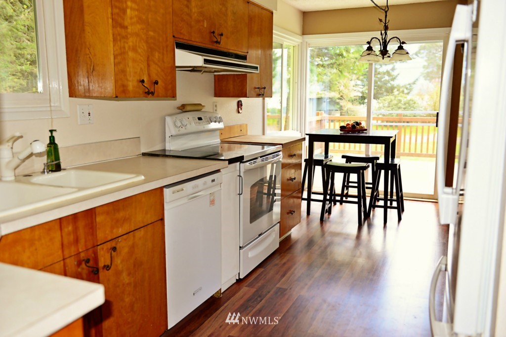 3278 North Shore Road Bellingham, WA 98226 - Photo 11 of 24 Gallery Image 11