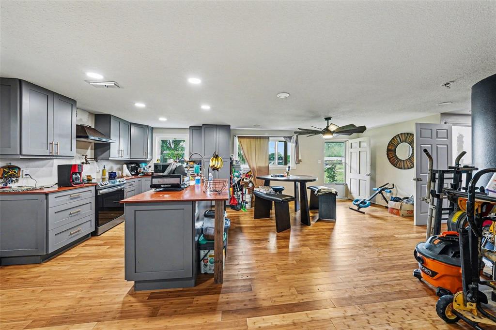 2602 Williams Road Plant City, FL 33565 - Photo 9 of 21 Gallery Image 9