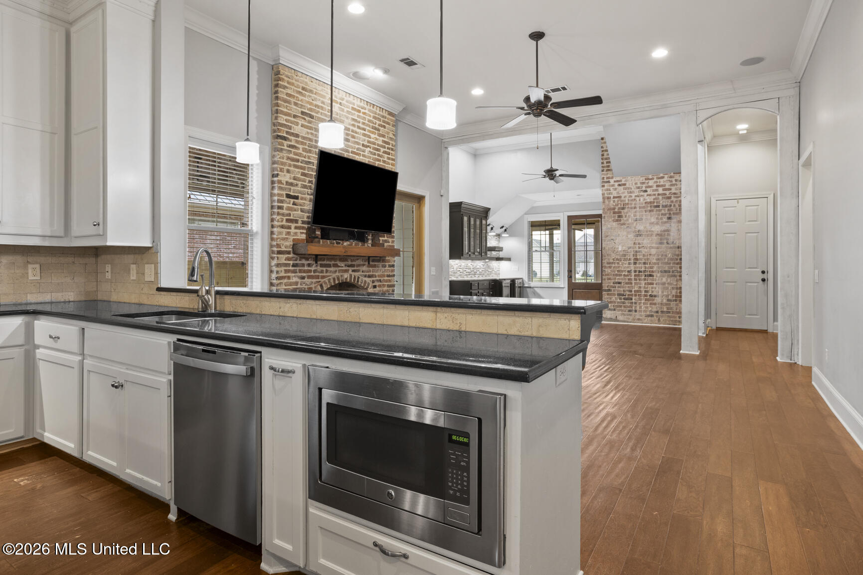 606 Arbor Way Brandon, MS 39047 - Photo 19 of 61 Perfect Views to Living Room