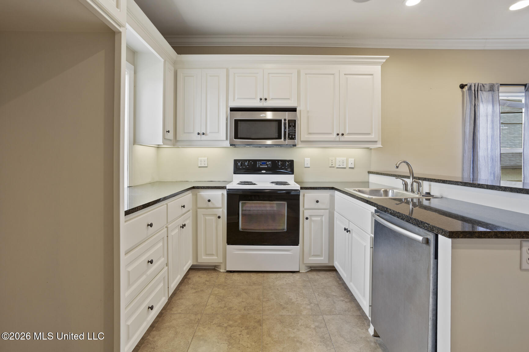 606 Arbor Way Brandon, MS 39047 - Photo 38 of 63 Kitchen in Apartment/Guest Quarters
