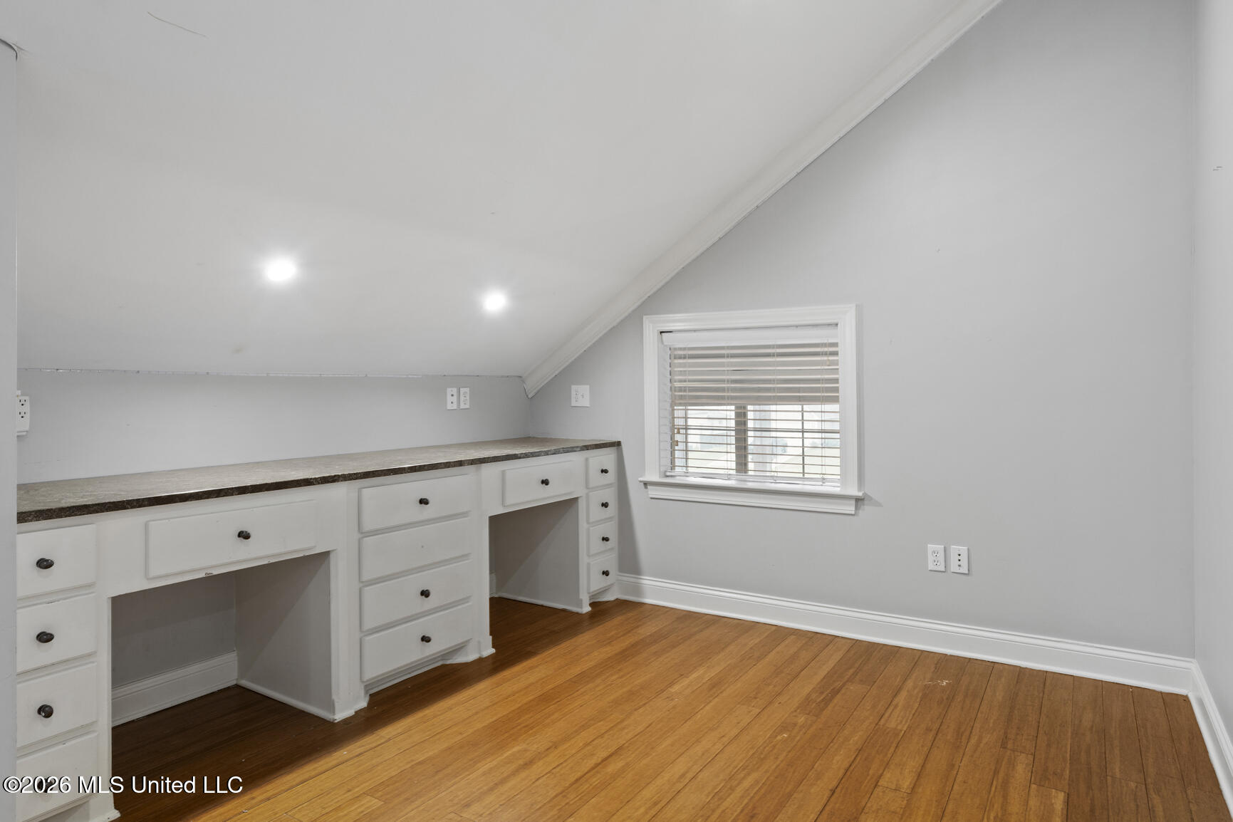 606 Arbor Way Brandon, MS 39047 - Photo 42 of 63 Separate Living and Desk Space off BR 4