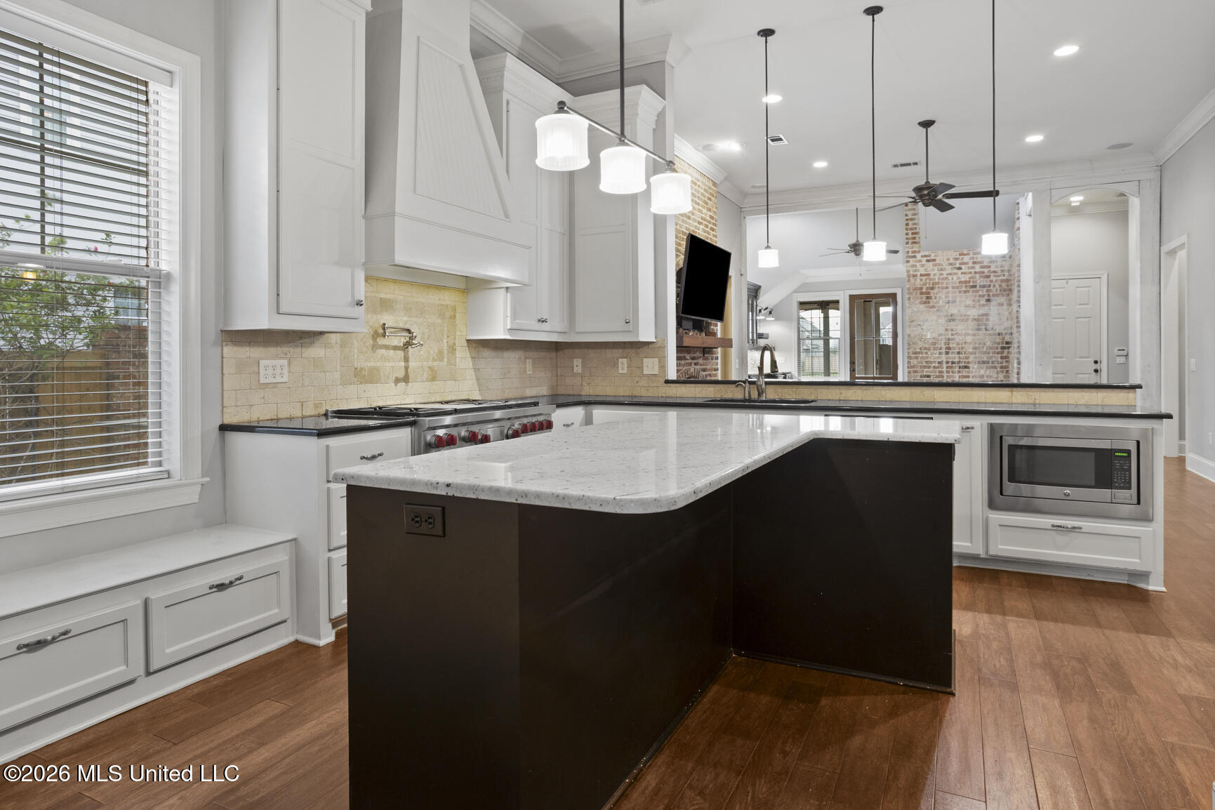 606 Arbor Way Brandon, MS 39047 - Photo 10 of 63 Oversized Island