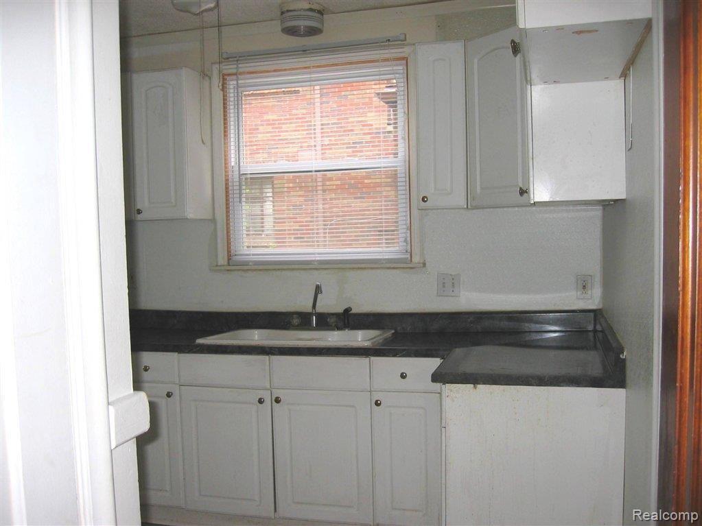 16114 Sunderland Road Detroit, MI 48219 - Photo 10 of 22 kitchen 2.jpg