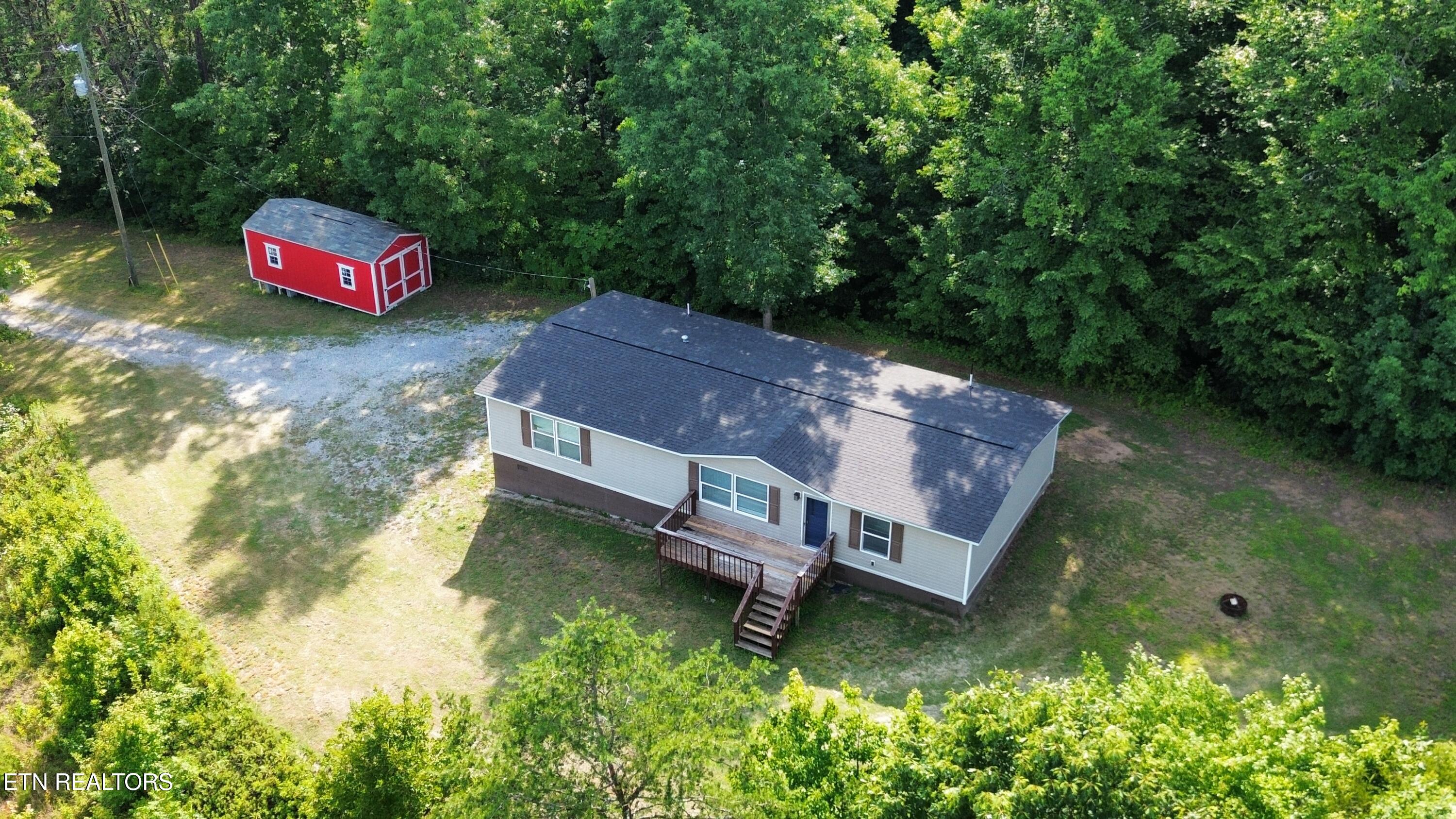 629 Yarnell Road Clinton, TN 37716 - Photo 3 of 37 Above