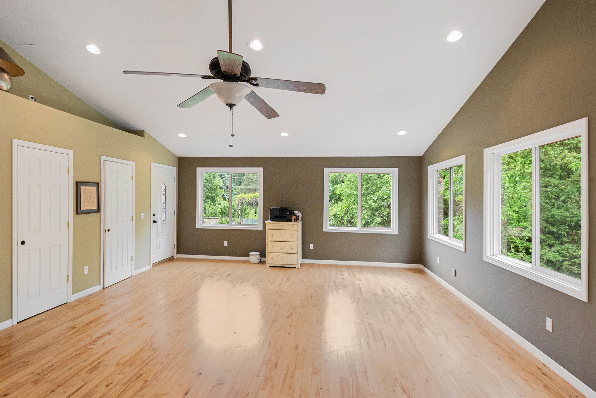 22649 North Dixboro Road South Lyon, MI 48178 - Photo 19 of 47 018_file_606