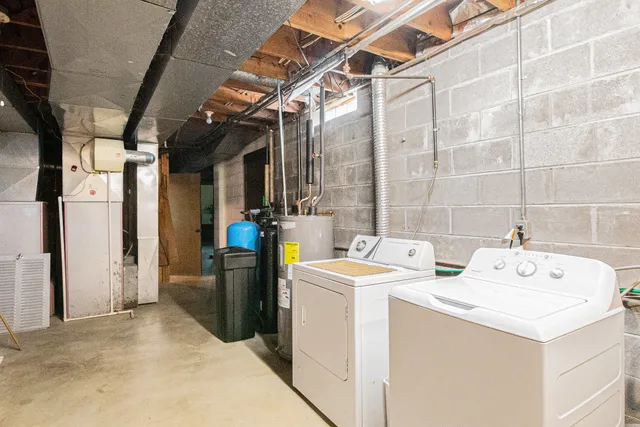 $869,000 | 22649 North Dixboro Road, South Lyon, MI 48178