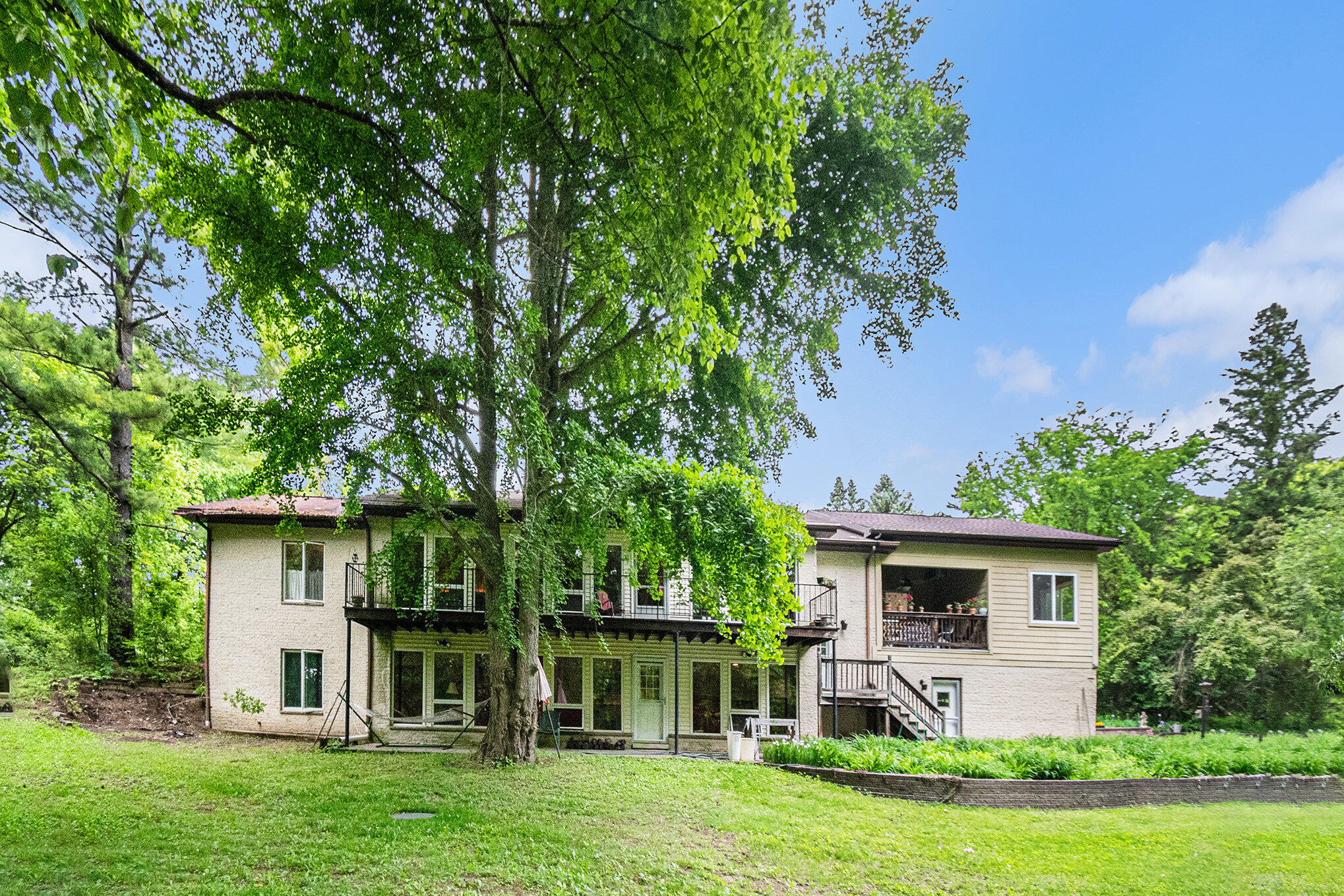 22649 North Dixboro Road South Lyon, MI 48178 - Photo 30 of 47 033_file_748