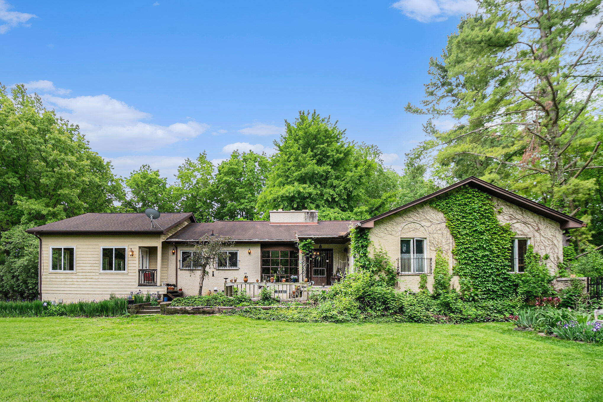 22649 North Dixboro Road South Lyon, MI 48178 - Photo 31 of 47 034_file_324