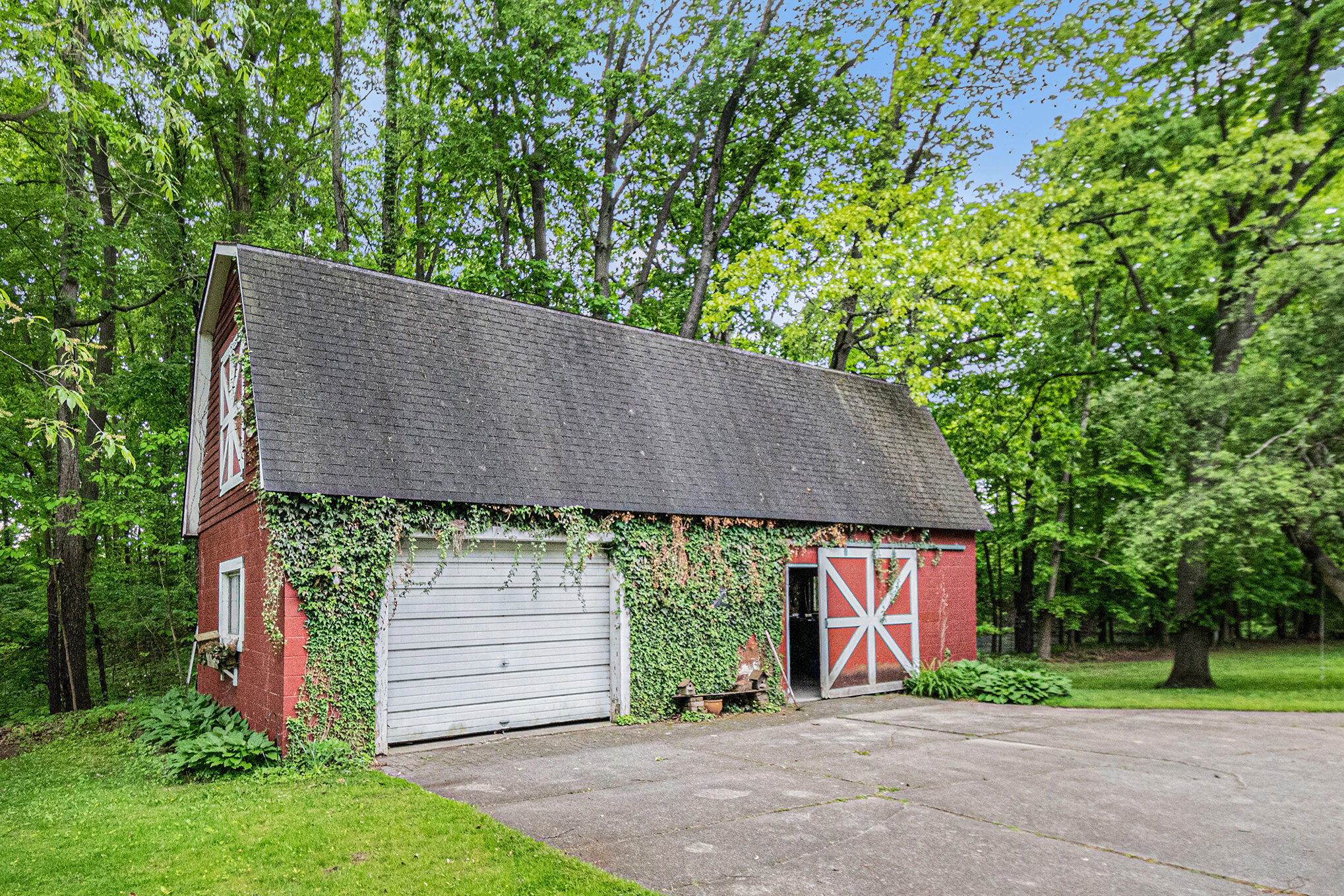 22649 North Dixboro Road South Lyon, MI 48178 - Photo 33 of 47 036_file_247